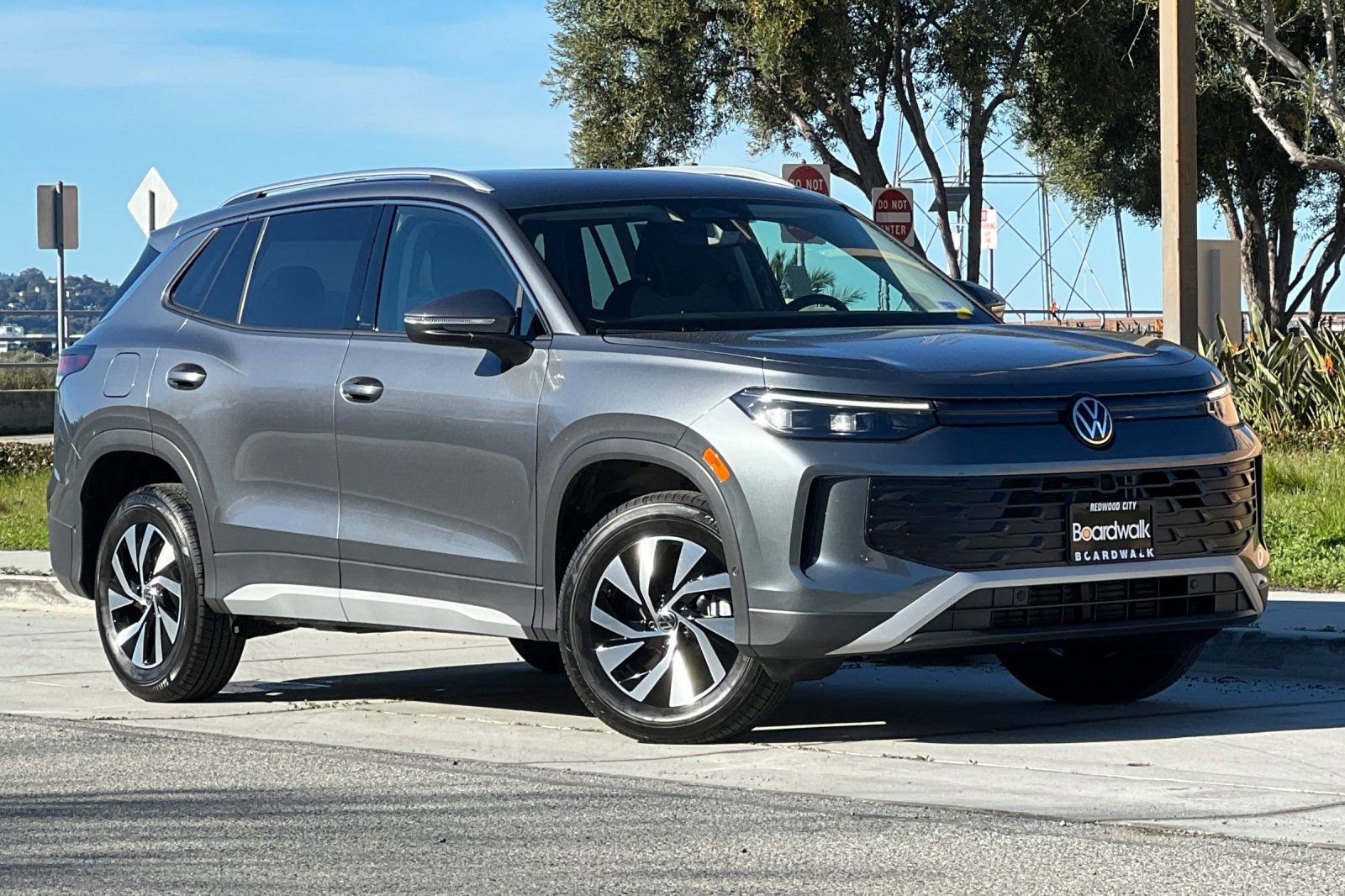 New 2026 Volkswagen Tiguan S AWD/4WD image 2