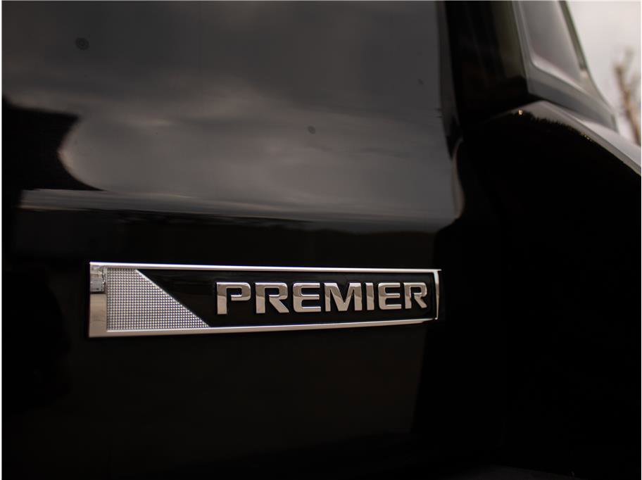 Used 2017 Chevrolet Suburban Premier image 9