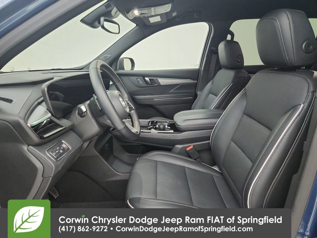 Used 2025 Buick Enclave Preferred AWD/4WD image 18