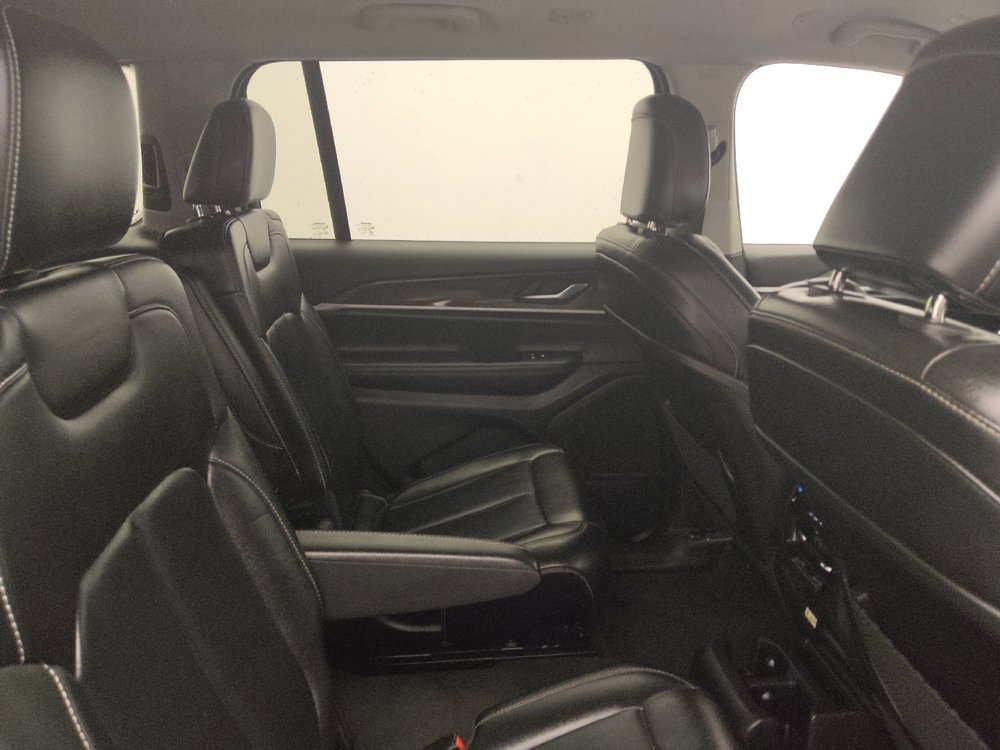 Used 2023 Jeep Grand Cherokee L Limited AWD/4WD image 19