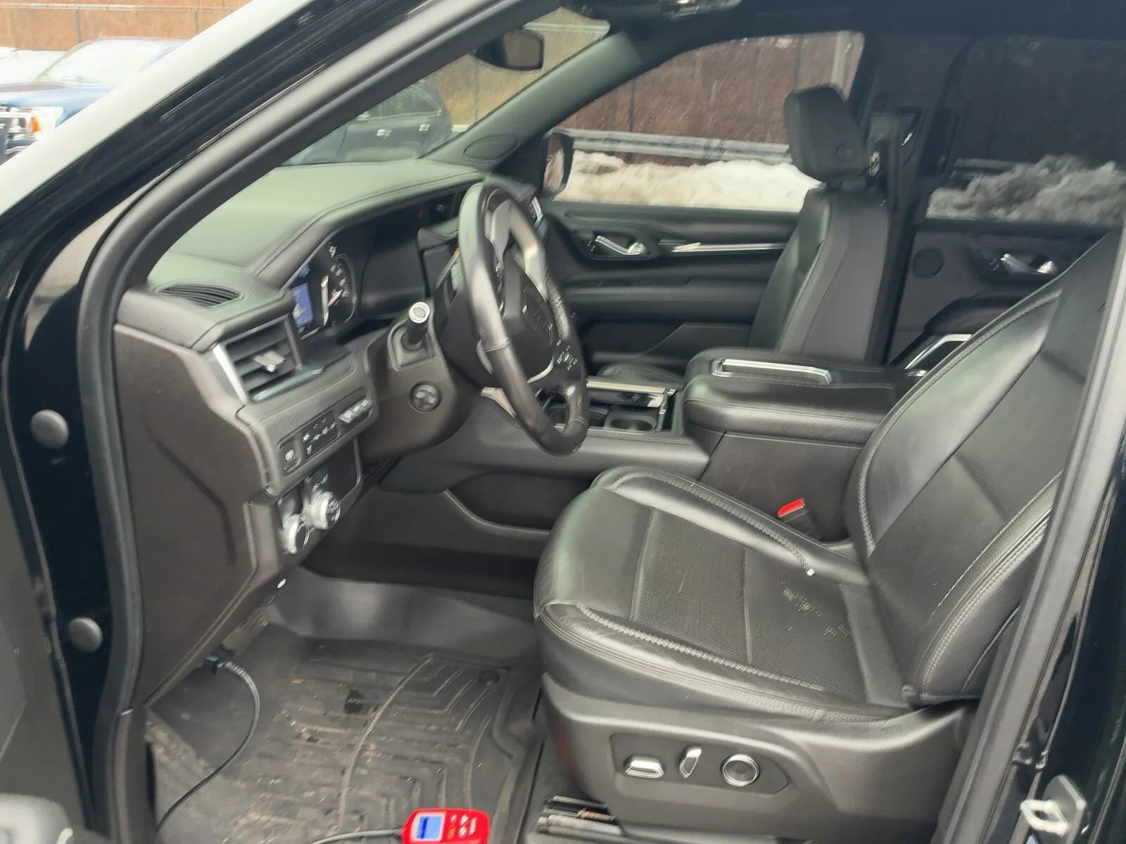 Used 2021 GMC Yukon XL Denali image 4