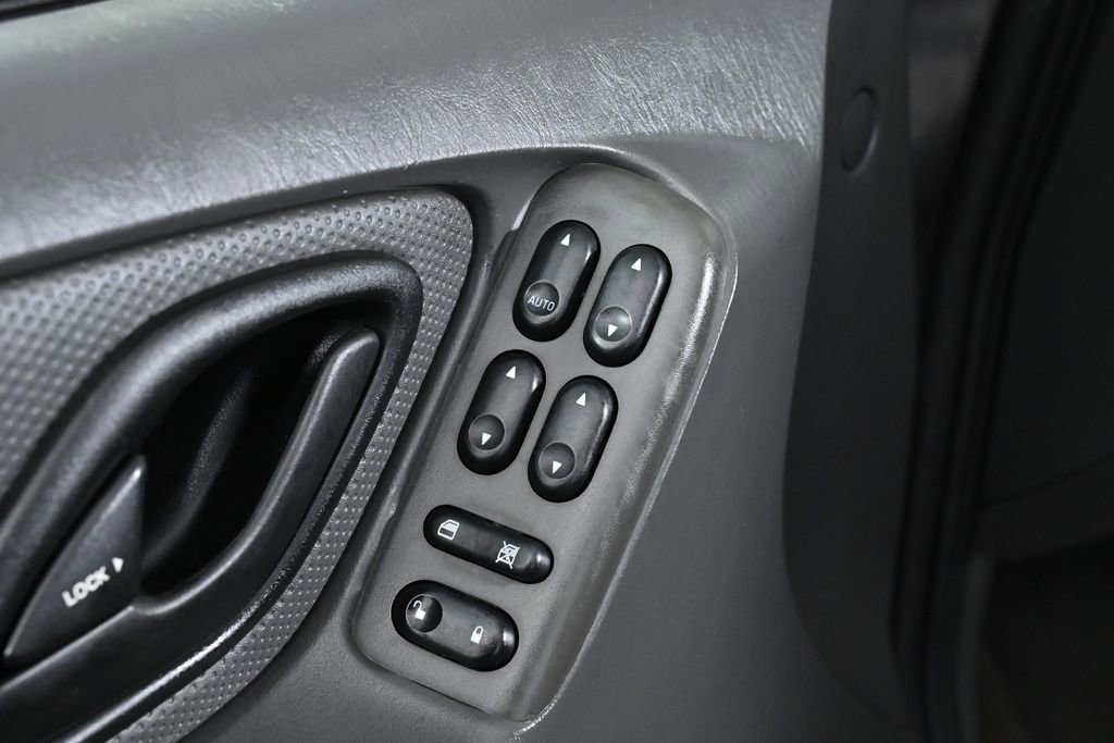 Used 2006 Ford Escape XLS image 16