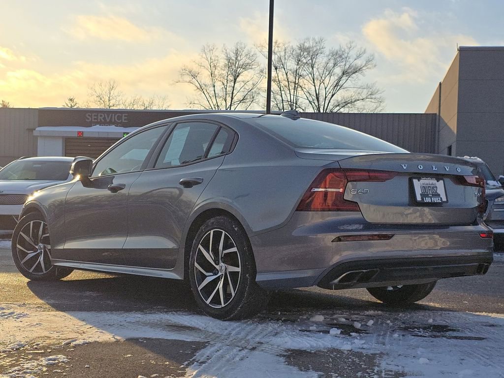 Used 2019 Volvo S60 T6 Momentum image 13