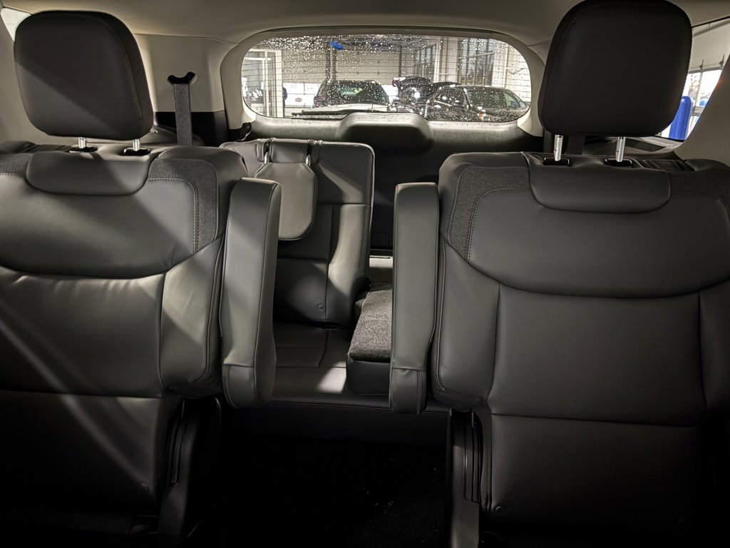 New 2026 Ford Explorer Active w/ Active Comfort Package image 22