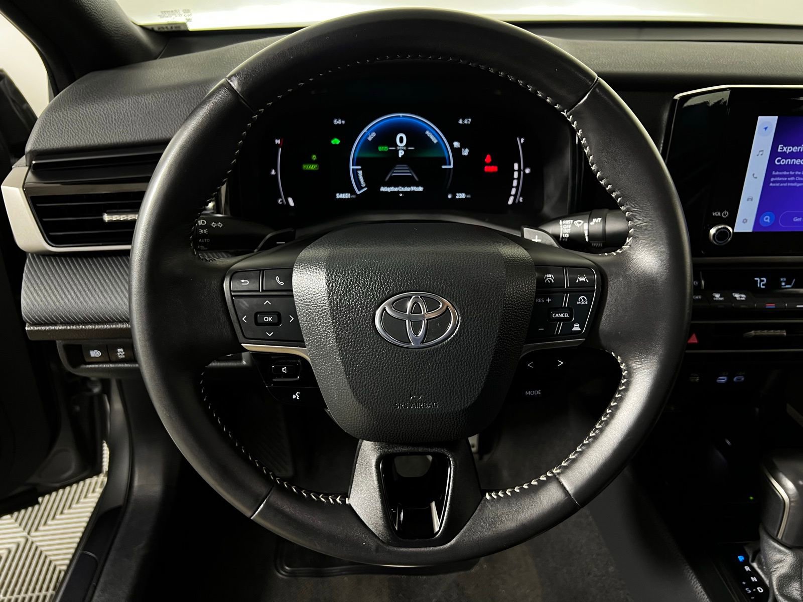 Used 2025 Toyota Camry SE image 15