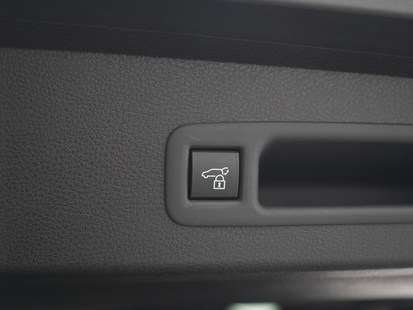 Used 2025 Toyota Sienna Platinum image 11