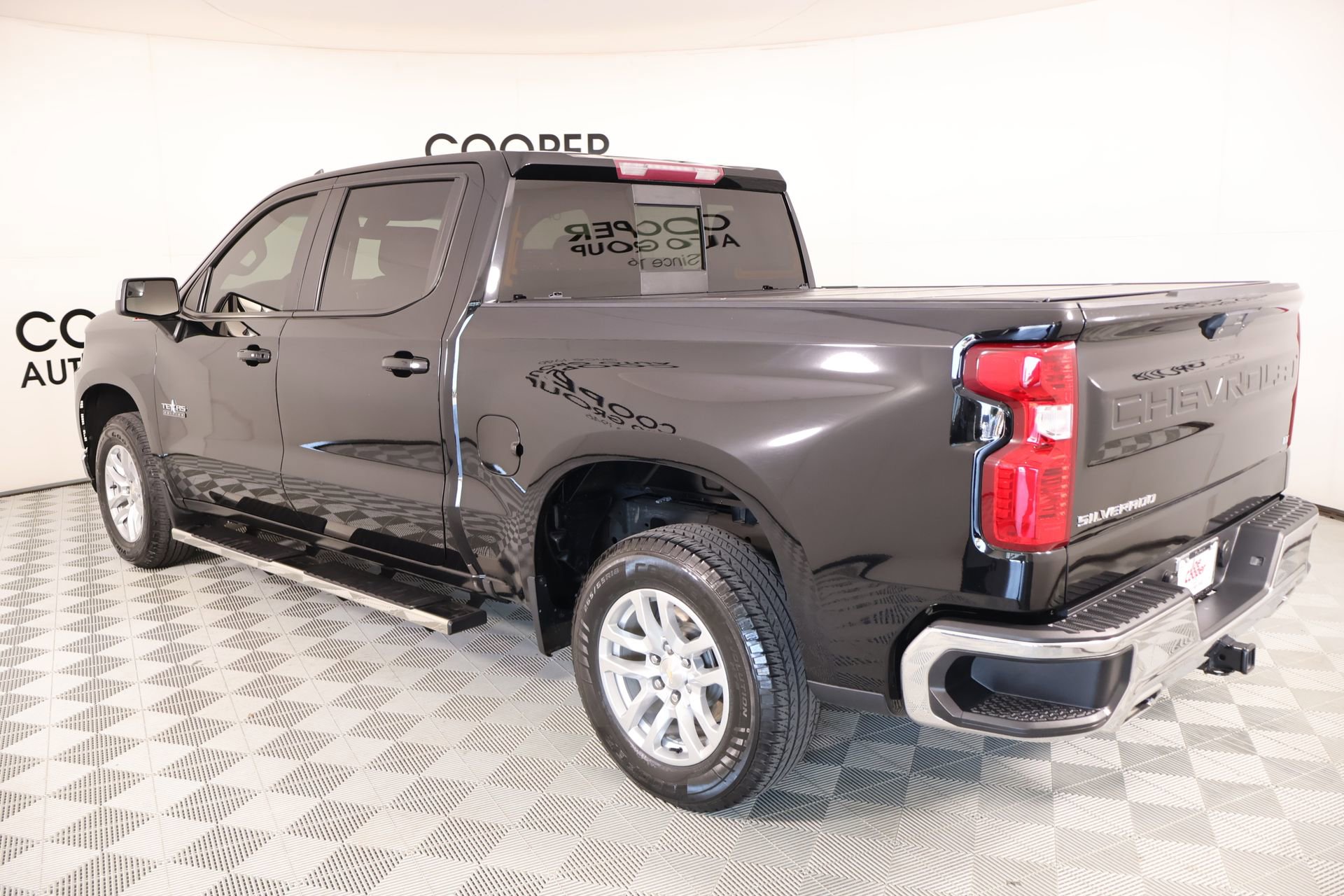 Used 2020 Chevrolet Silverado 1500 LT w/ Texas Edition AWD/4WD image 22