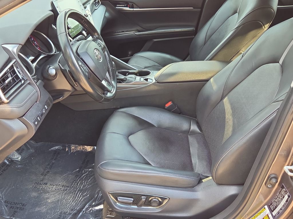 Used 2021 Toyota Camry XSE FWD image 11