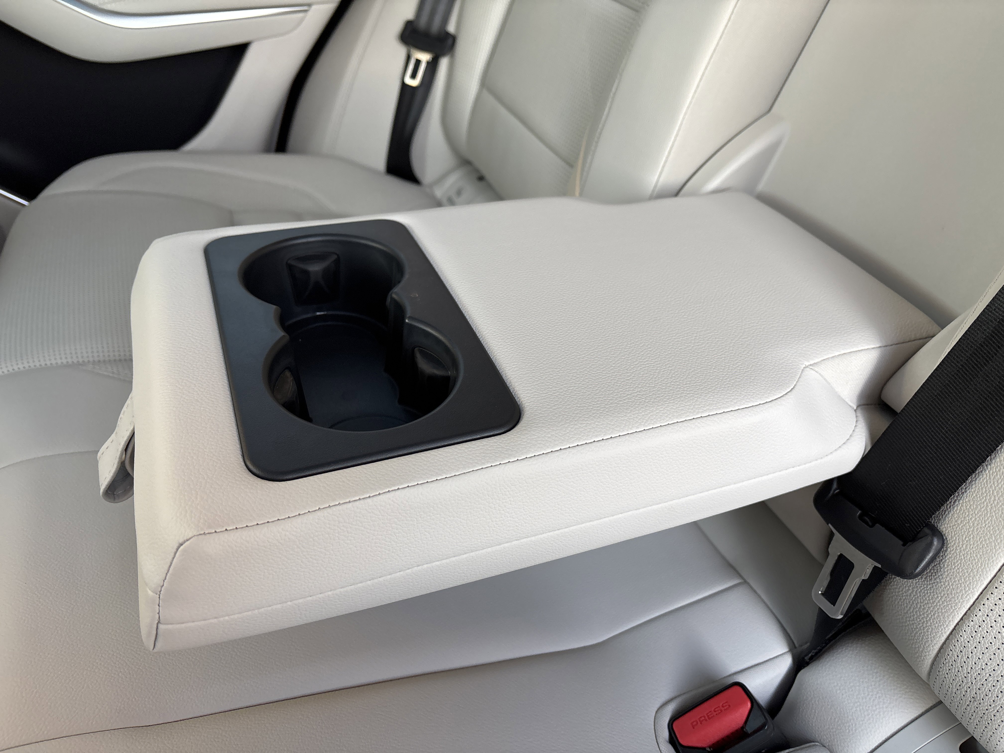 Used 2026 Jaguar F-PACE R-Dynamic S image 19