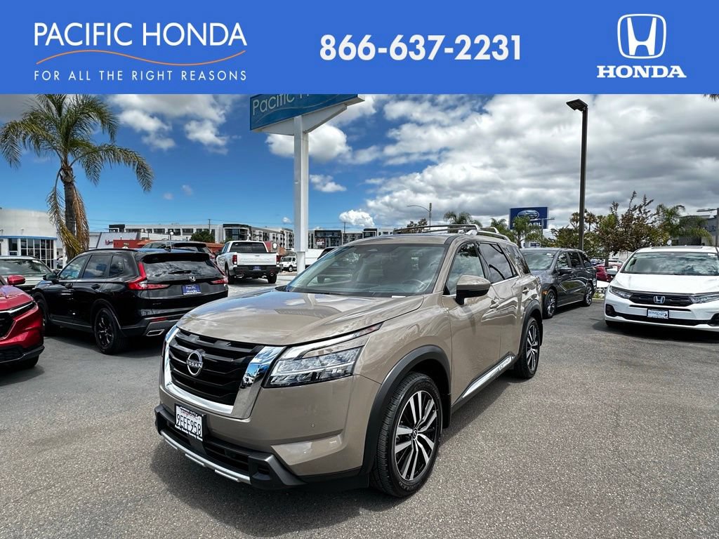 Used 2023 Nissan Pathfinder Platinum FWD image 1