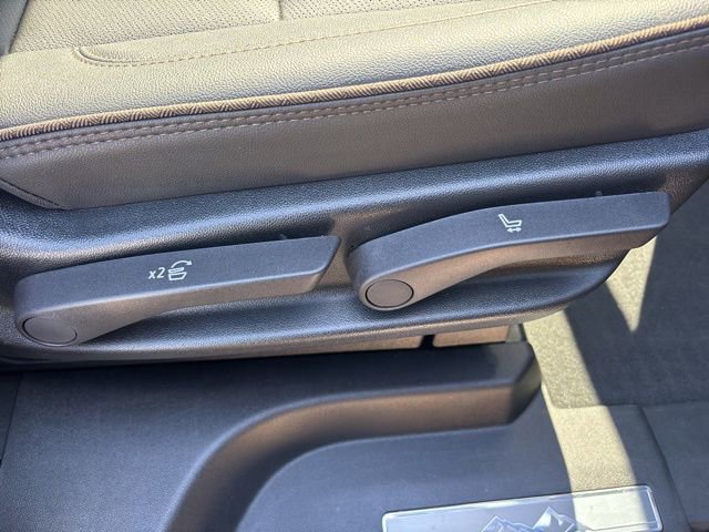 Certified 2024 Chevrolet Tahoe High Country w/ Premium Package AWD/4WD image 18