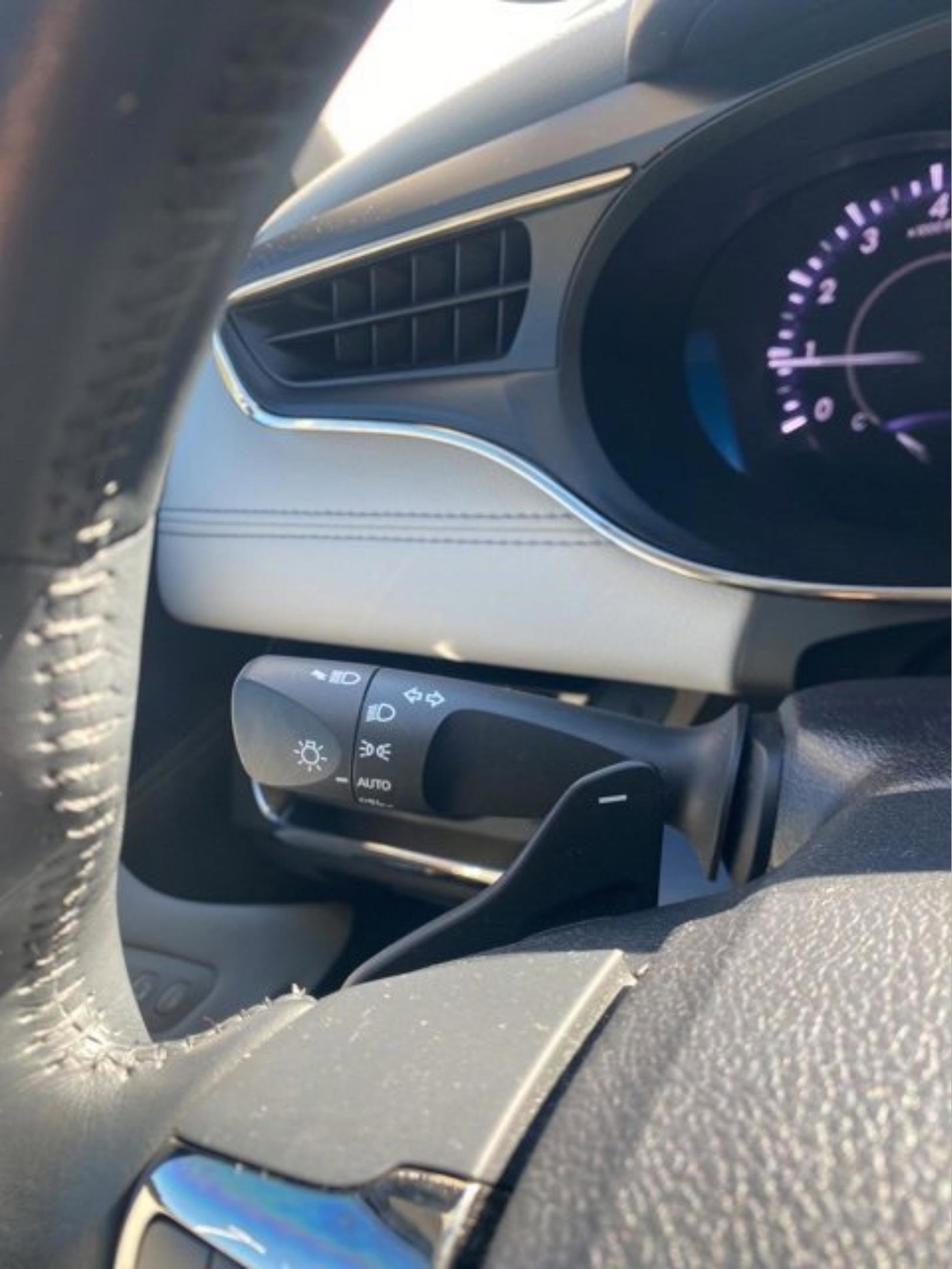 Used 2017 Toyota Avalon Limited image 21