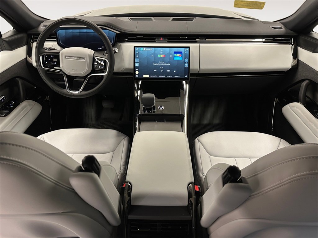 New 2025 Land Rover Range Rover Sport SE image 8