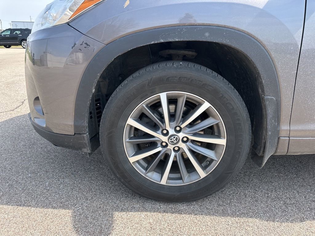 Used 2018 Toyota Highlander XLE image 16