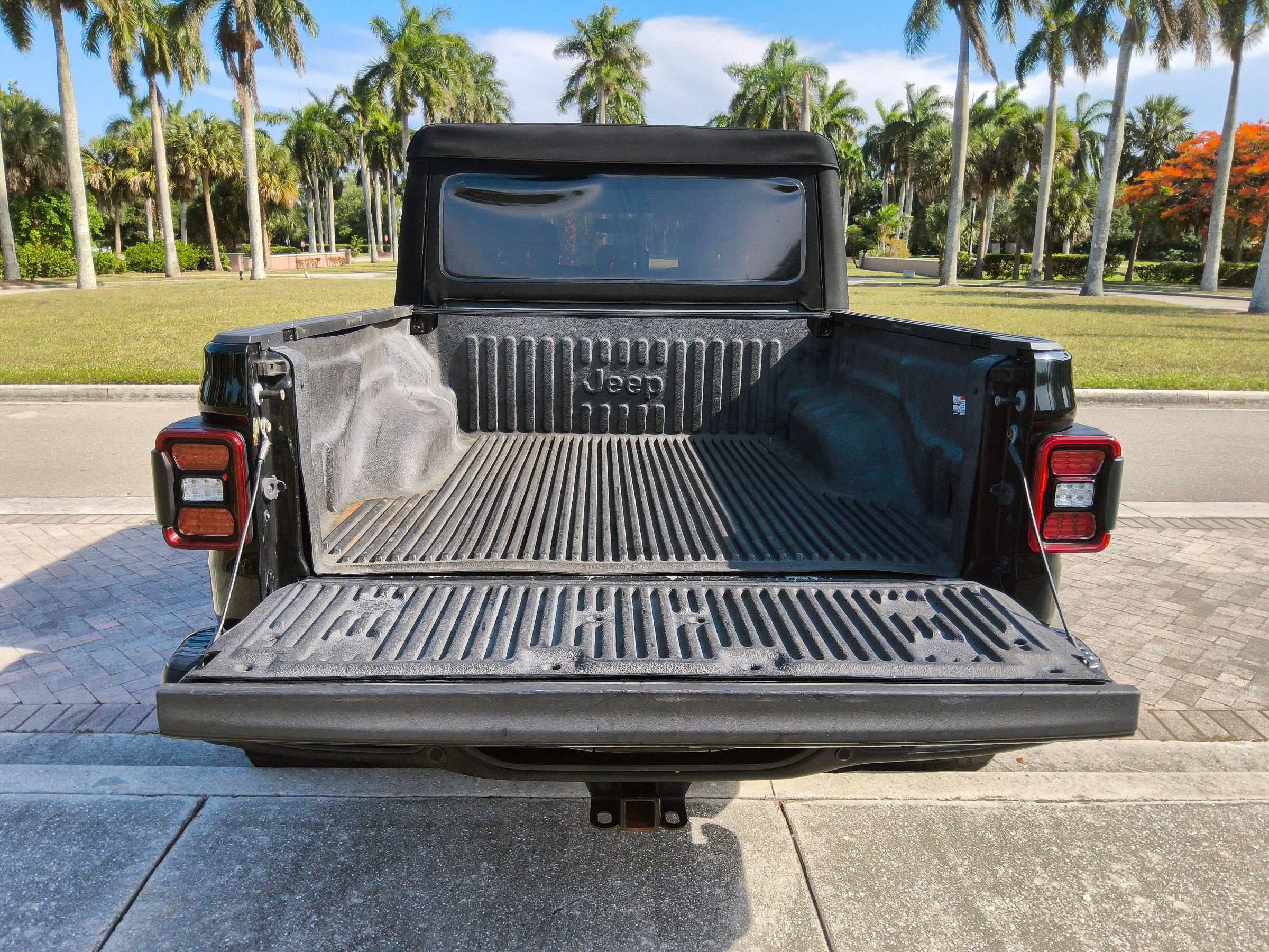 Used 2020 Jeep Gladiator Rubicon AWD/4WD image 48