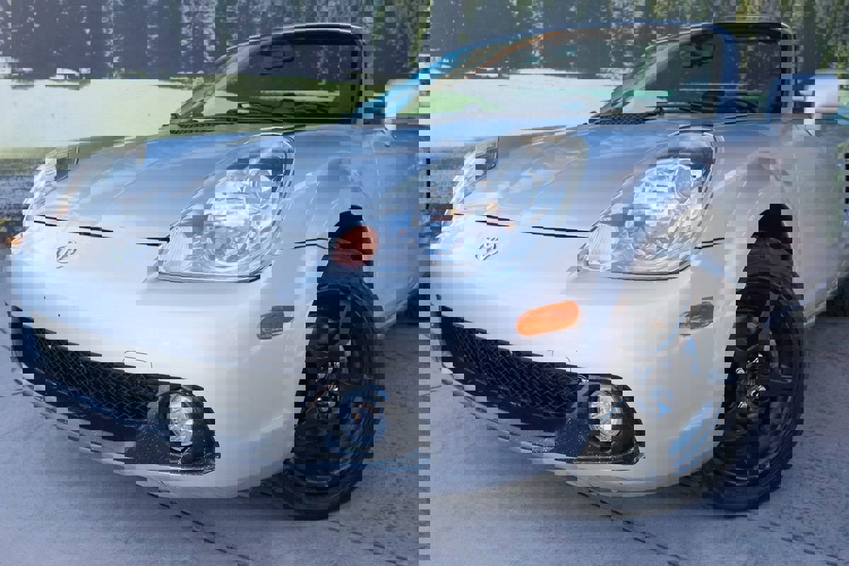 Used 2005 Toyota MR2 image 8