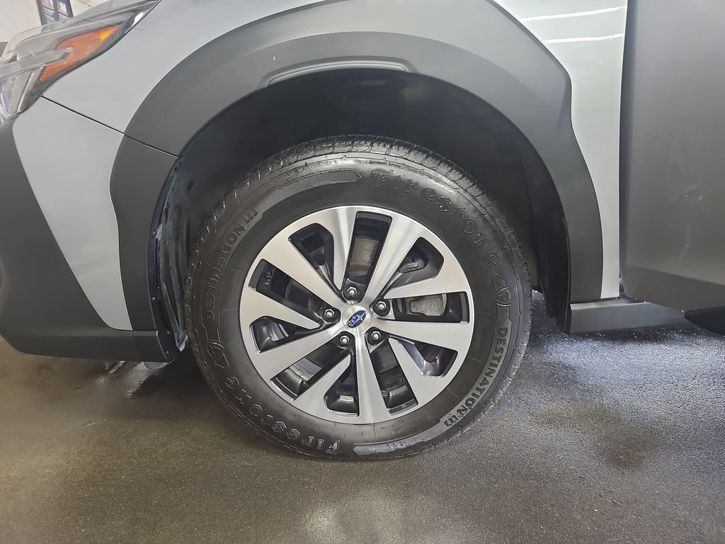 Used 2023 Subaru Outback Premium AWD/4WD image 32