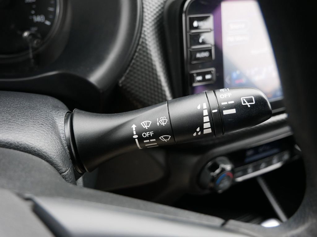 Used 2022 Nissan Kicks SV FWD image 30