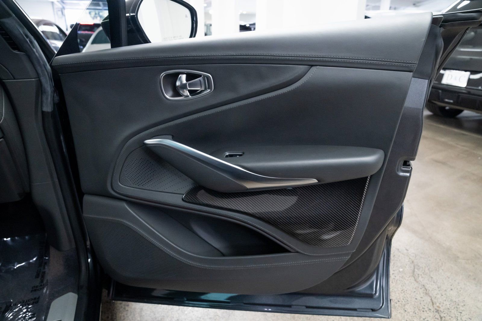 Used 2023 Aston Martin DBX 707 image 24