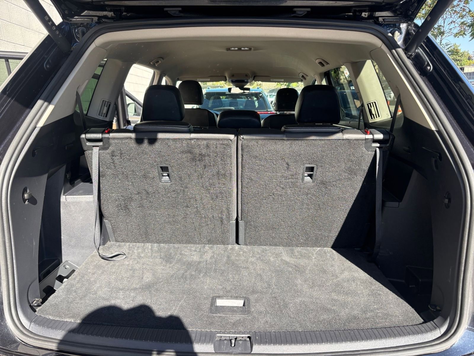 Used 2025 Volkswagen Atlas SE image 31