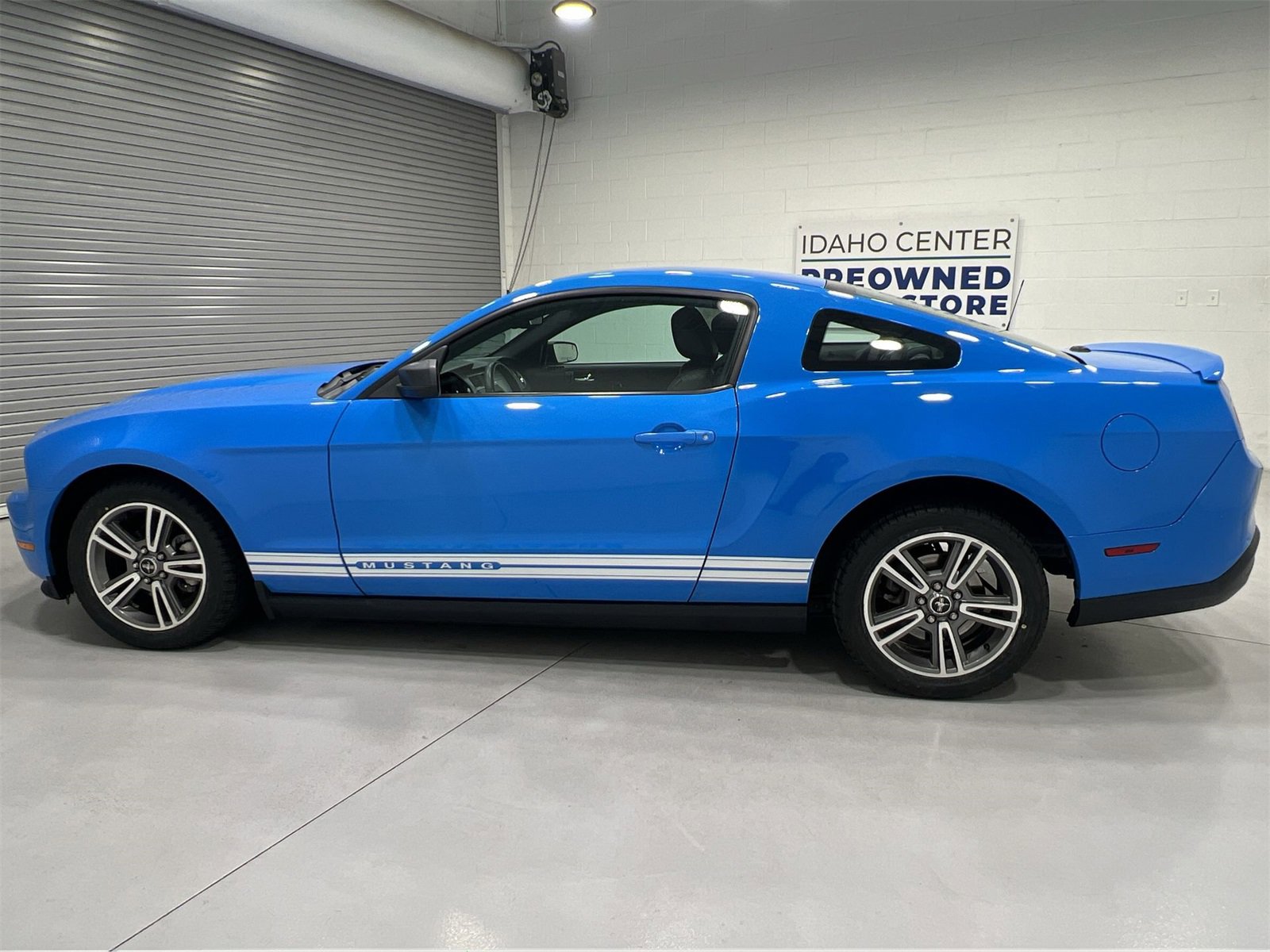 Used 2010 Ford Mustang Coupe image 5