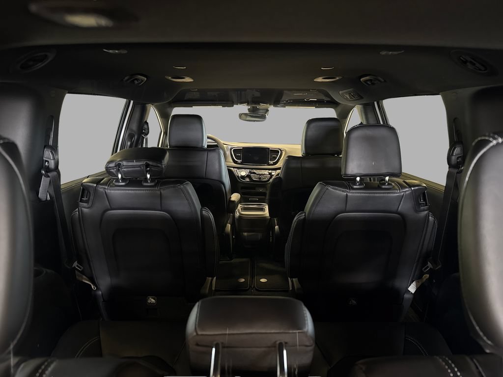 New 2027 Chrysler Pacifica Select FWD image 10