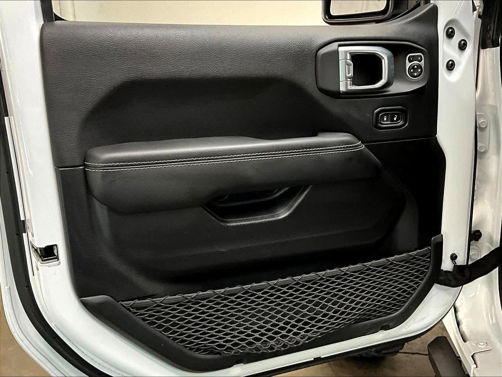 Used 2021 Jeep Wrangler Unlimited Rubicon image 25