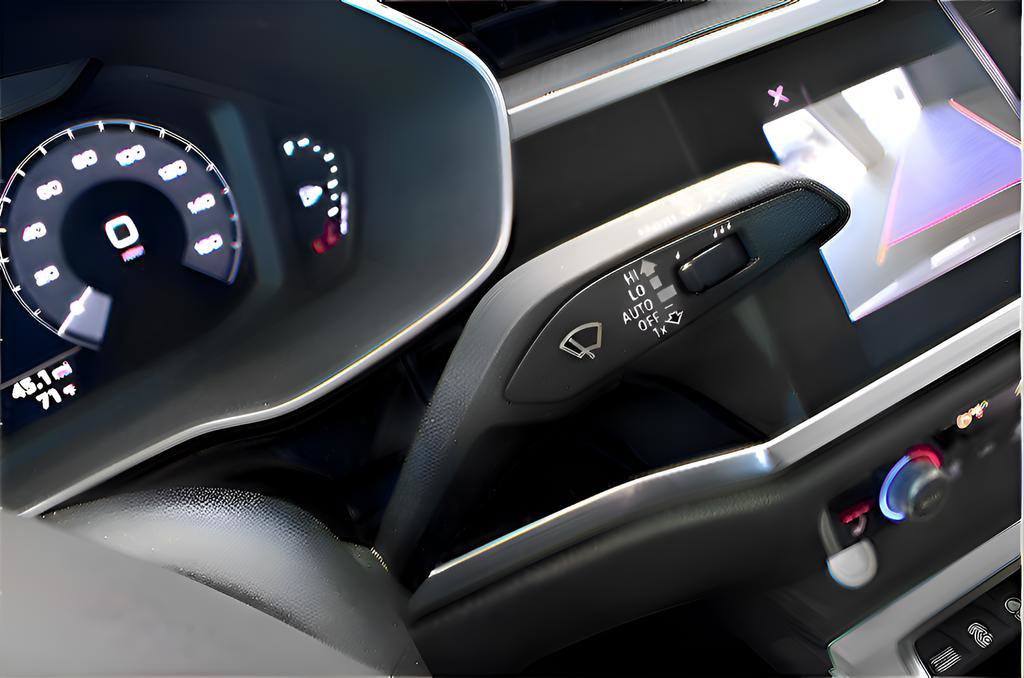 Used 2020 Audi Q3 2.0T Premium w/ Convenience Package AWD/4WD image 25