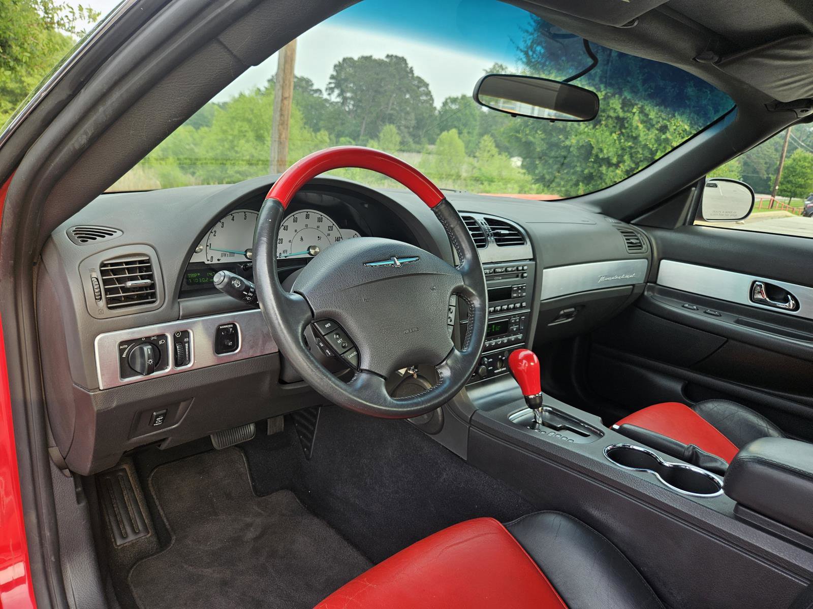 Used 2002 Ford Thunderbird RWD image 12