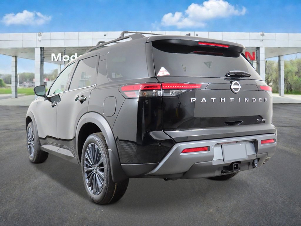 New 2026 Nissan Pathfinder SL image 3
