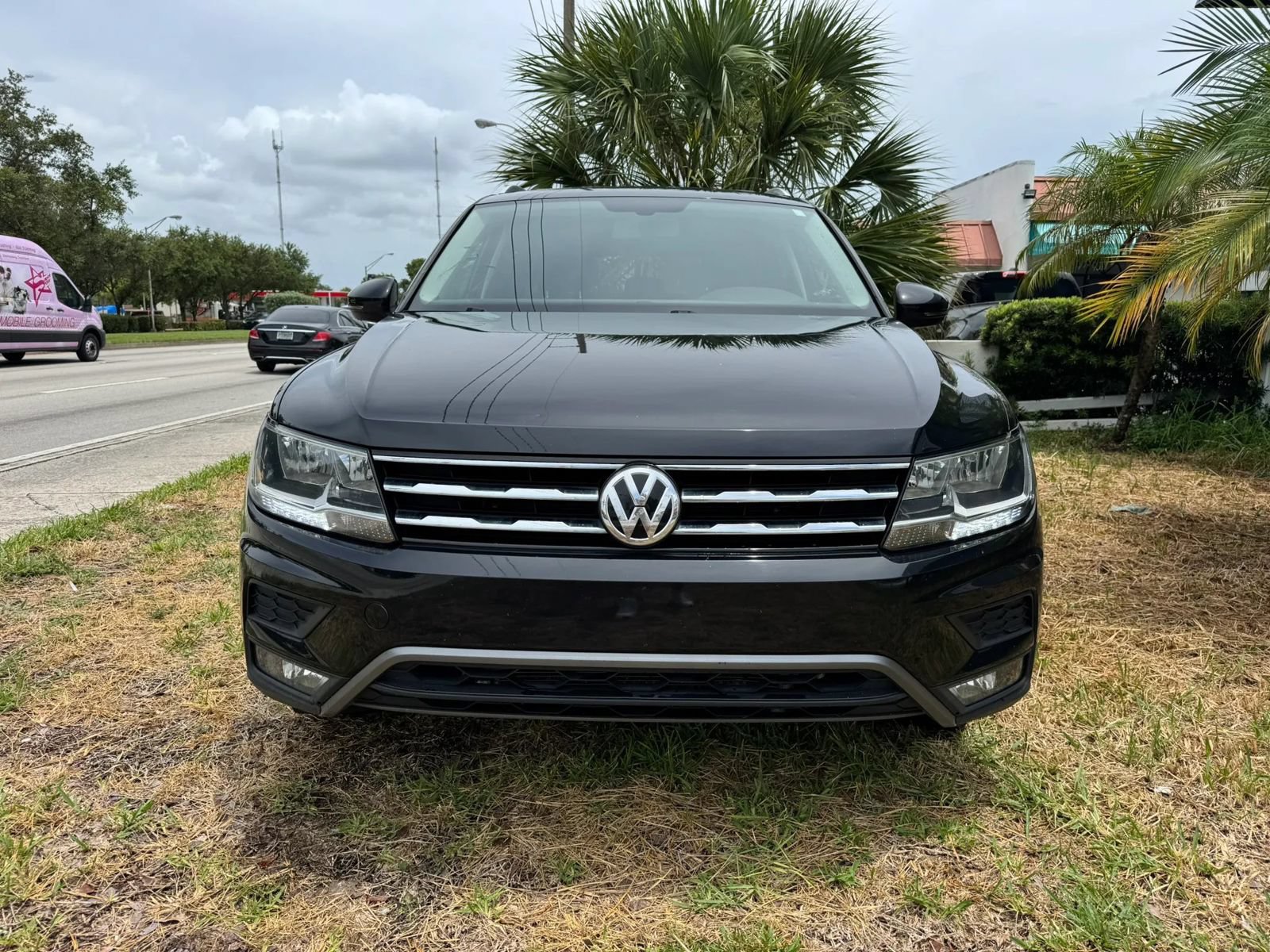 Used 2018 Volkswagen Tiguan SEL FWD image 3