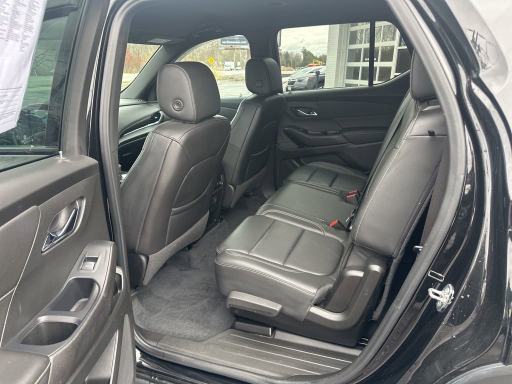 Used 2022 Chevrolet Traverse LT w/ Midnight/Sport Edition image 27