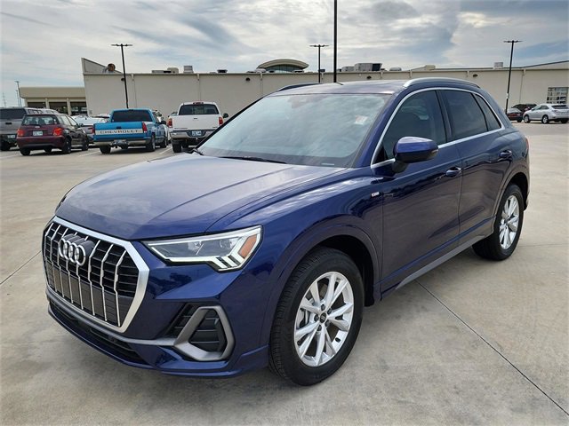 Certified 2025 Audi Q3 2.0T Premium Plus image 3
