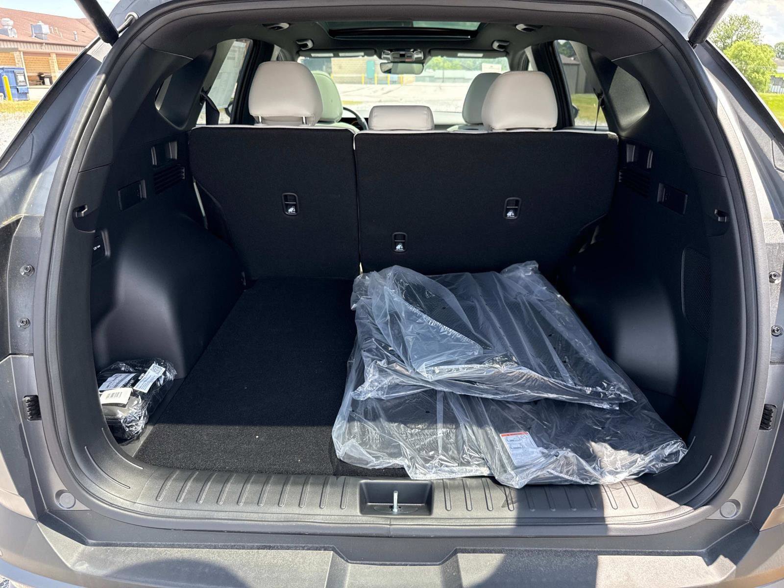 New 2025 Hyundai Tucson Limited image 13