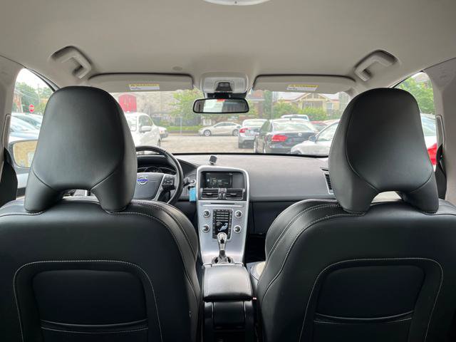 Used 2017 Volvo XC60 T5 FWD image 12