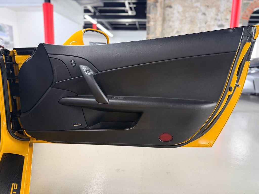 Used 2005 Chevrolet Corvette Coupe w/ Preferred Equipment Group image 19