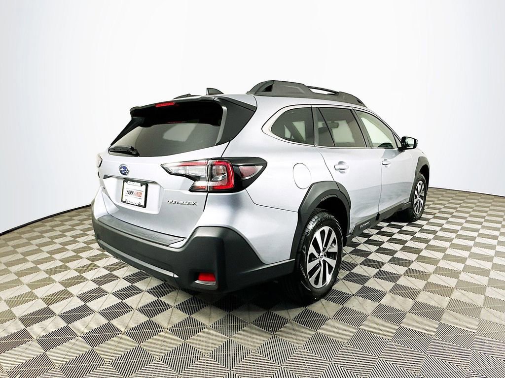 Certified 2025 Subaru Outback Premium w/ Popular Package #1A AWD/4WD image 10