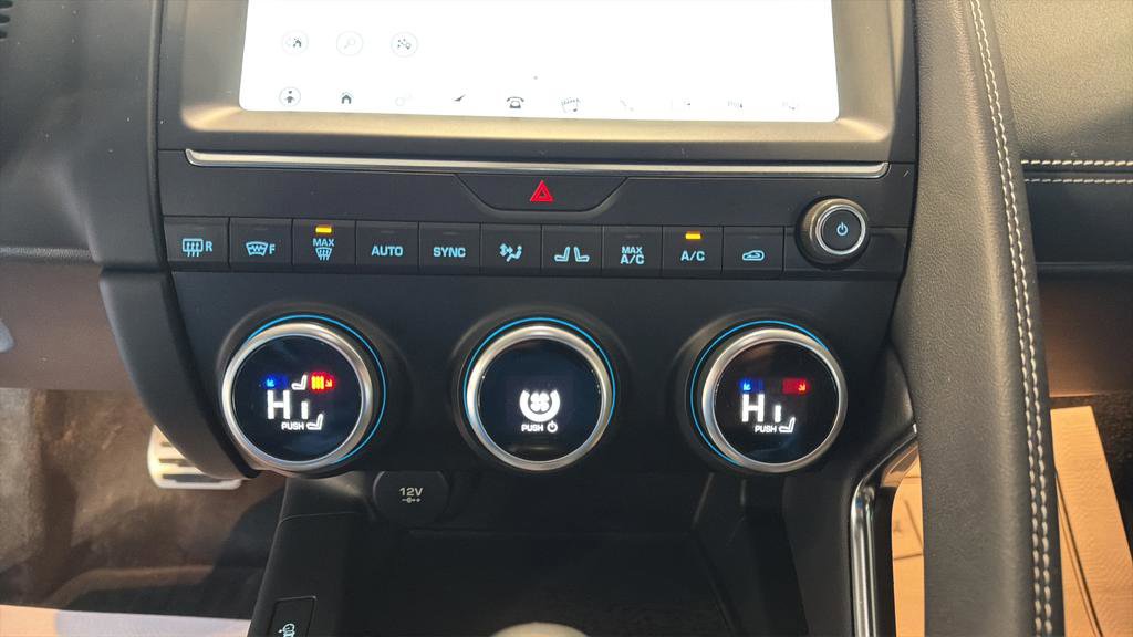 Used 2019 Jaguar E-PACE R-Dynamic HSE image 27