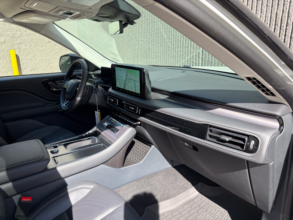 New 2027 Lincoln Aviator AWD w/ Jet Appearance Package image 30