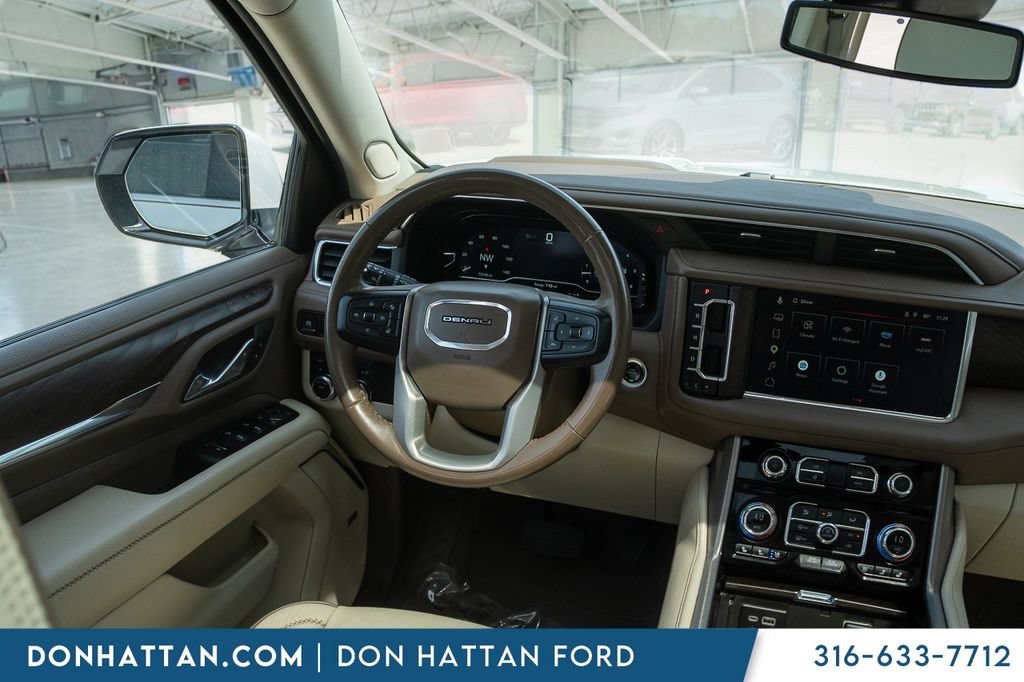 Used 2024 GMC Yukon XL Denali AWD/4WD image 14