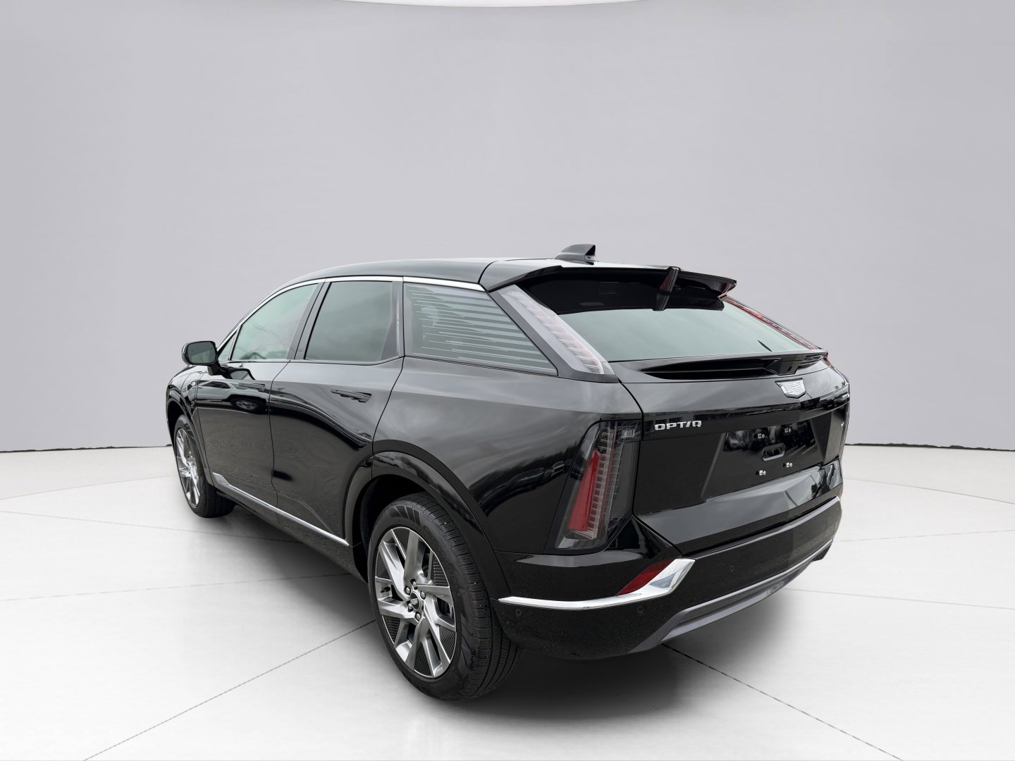 Used 2025 Cadillac Optiq Luxury 2 w/ LPO, Floor Liner Package AWD/4WD image 7