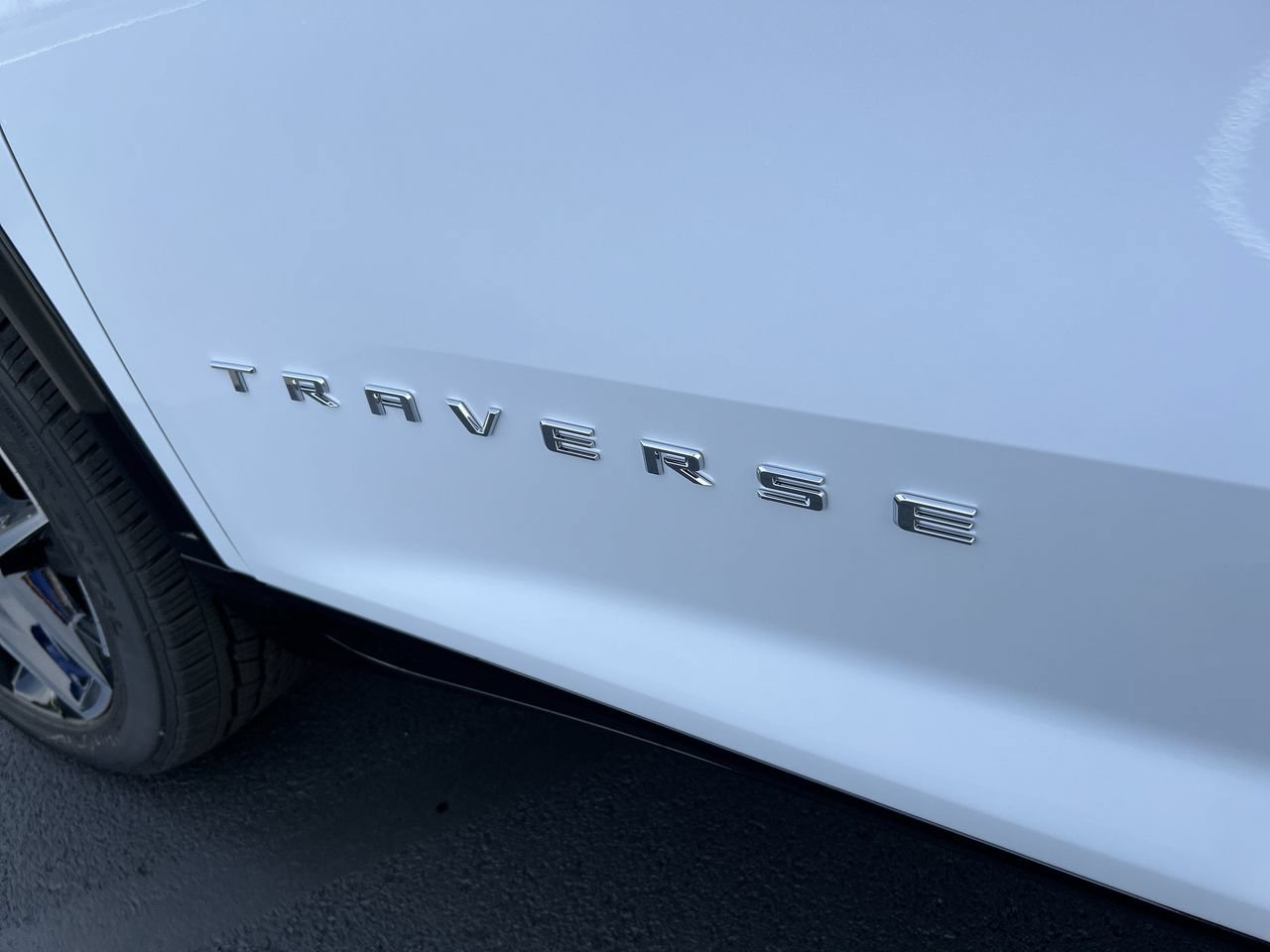 New 2026 Chevrolet Traverse High Country w/ LPO, Floor Liner Package AWD/4WD image 12