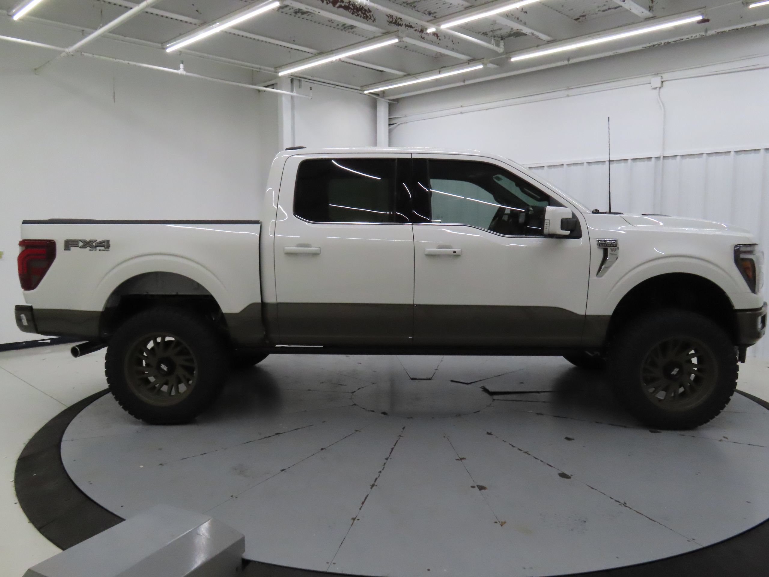 New 2025 Ford F150 King Ranch w/ FX4 Off-Road Package AWD/4WD image 2