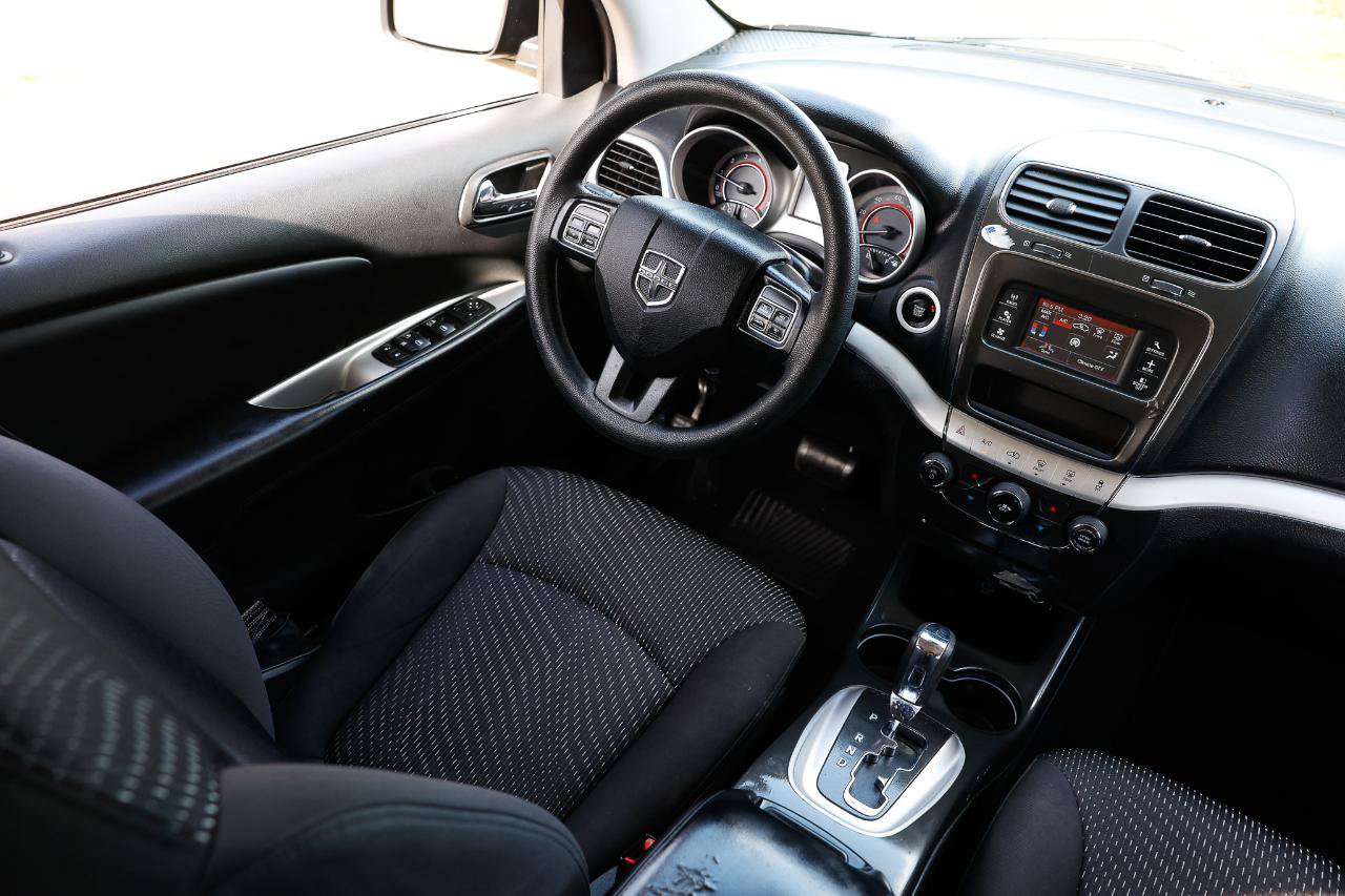 Used 2017 Dodge Journey SE FWD image 21