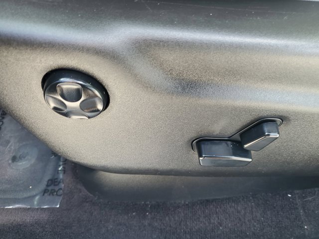 Used 2018 Jeep Grand Cherokee Limited image 25