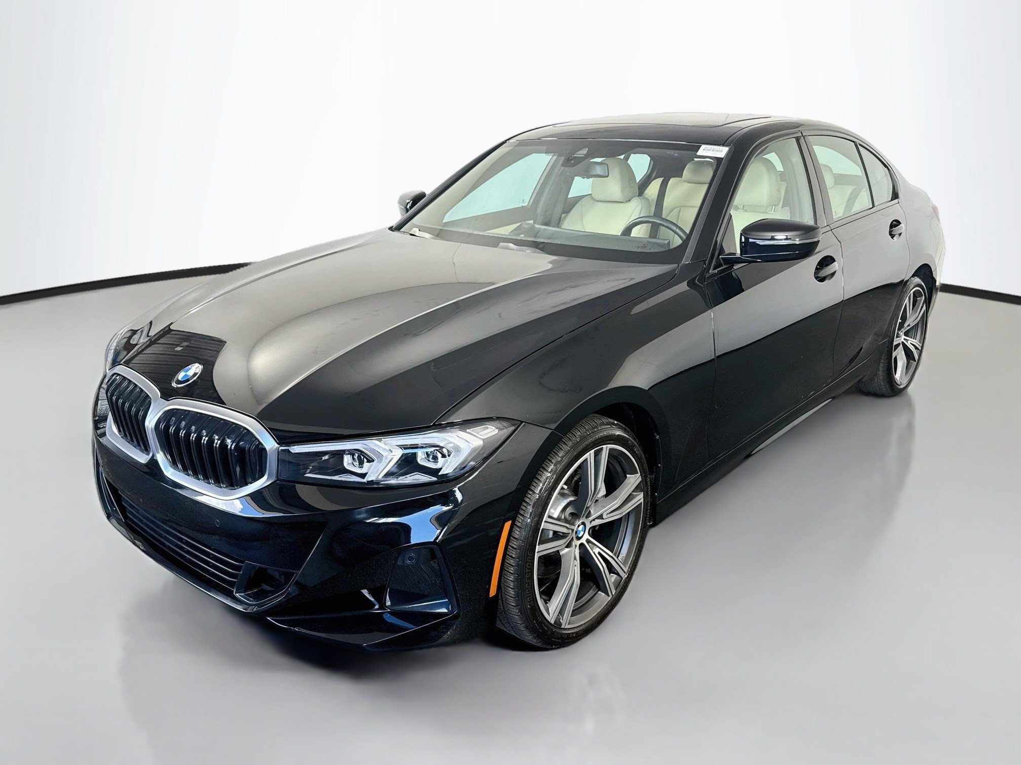 Used 2023 BMW 330i Sedan w/ Driving Assistance Package RWD image 4
