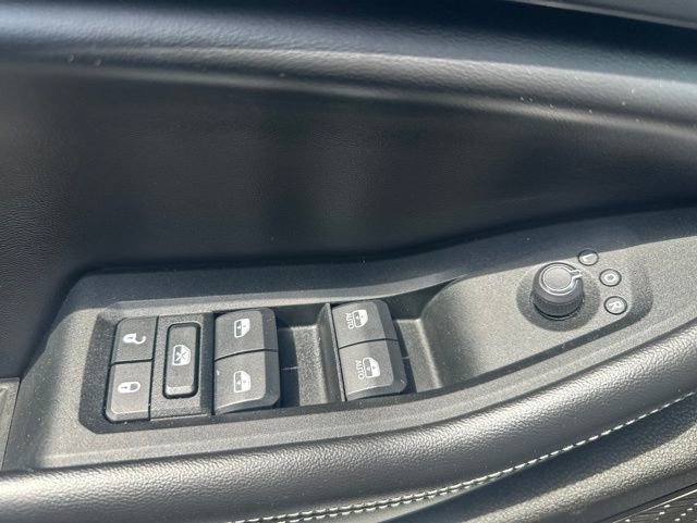 Used 2025 Jeep Grand Cherokee Altitude AWD/4WD image 26