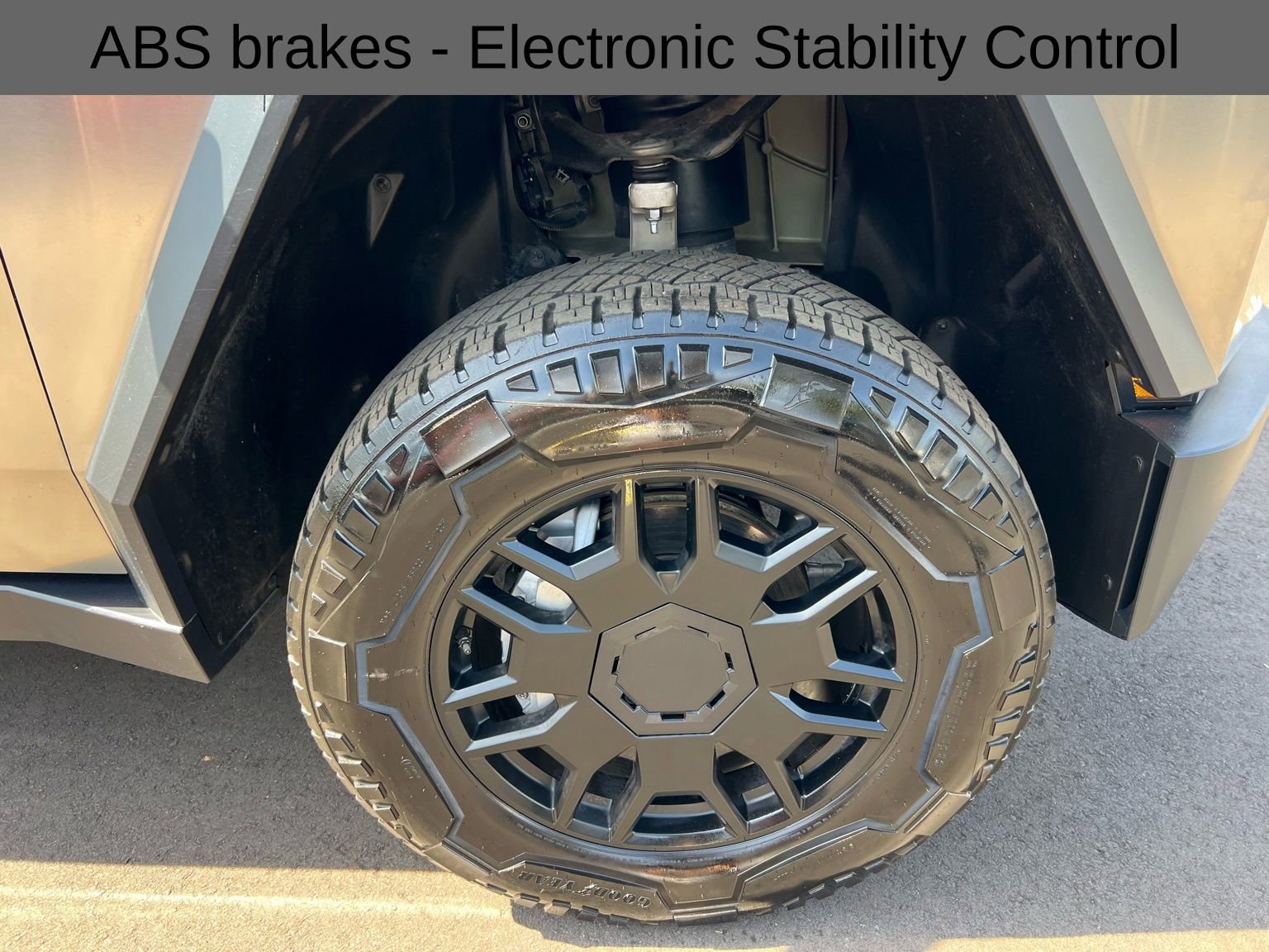 Used 2024 Tesla Cybertruck AWD Crew Cab image 15