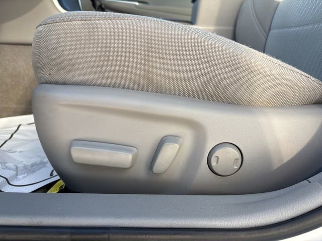 Used 2017 Toyota Camry LE image 25