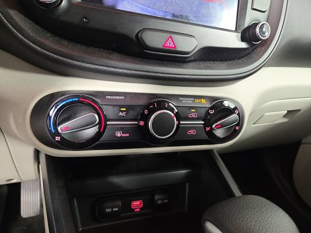 Certified 2022 Kia Soul LX FWD image 18